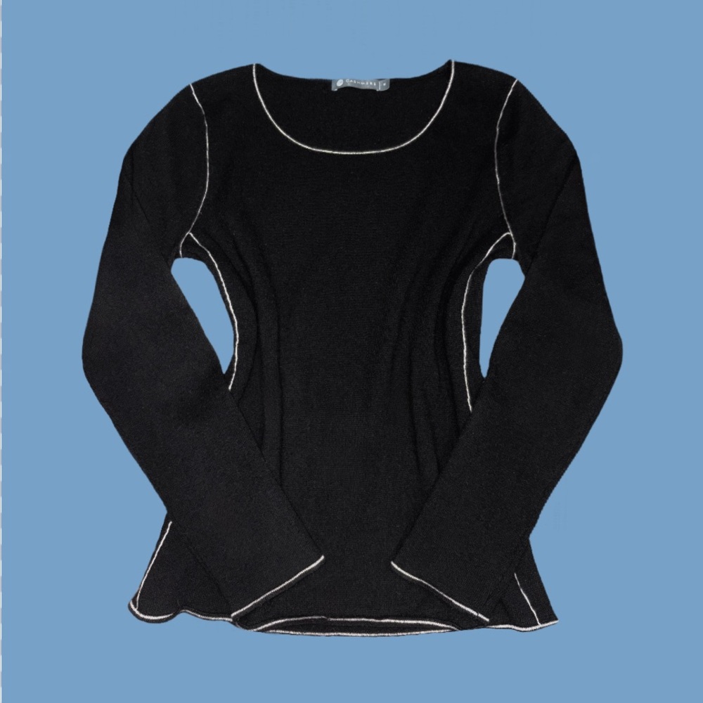 LONG SLEEVE CASHMERE SWEATER TOP SOFT LIGHTWEIGHT WHITE STRIPE OUTLINE DETAIL